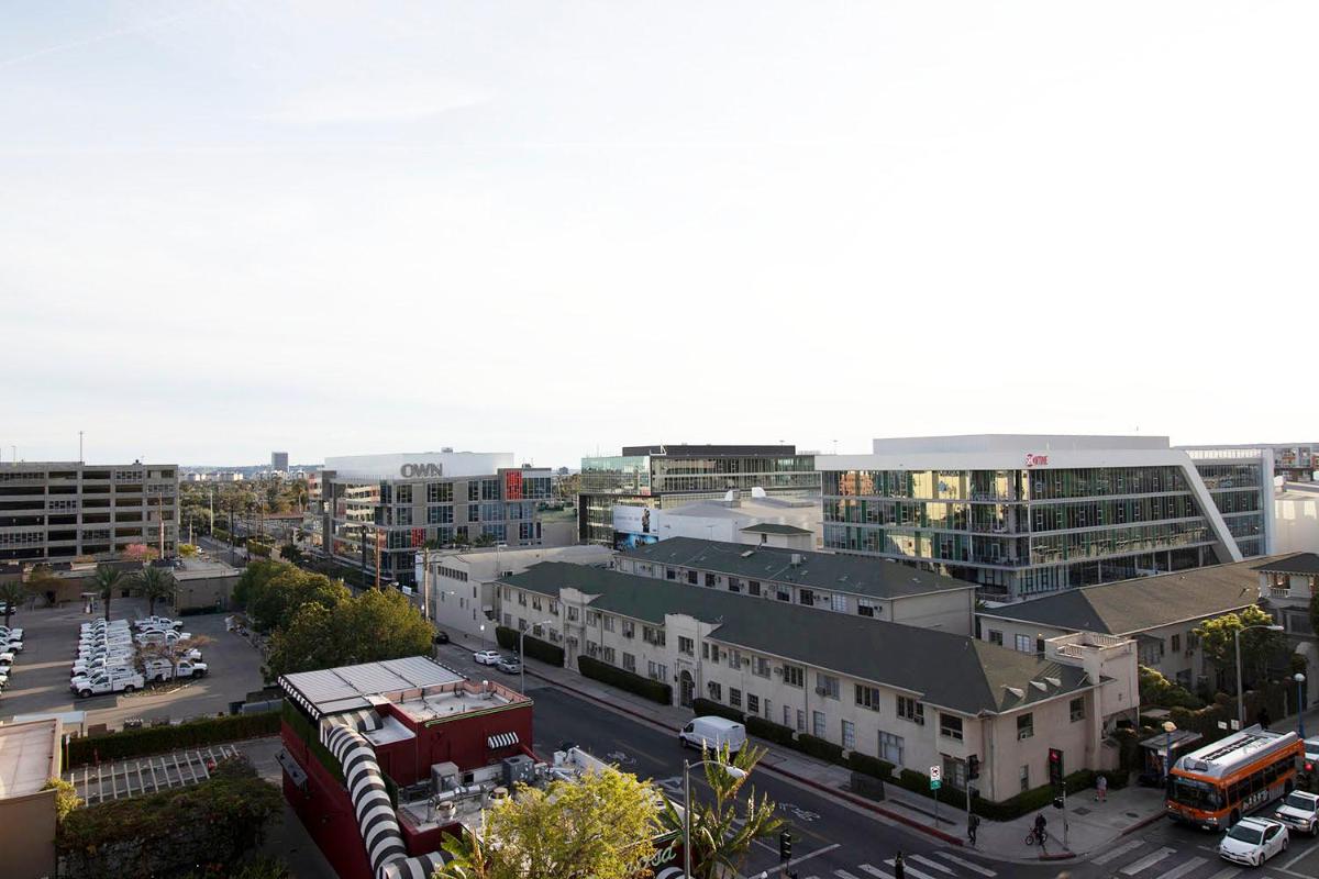 Popular attractions Area Nearby Property